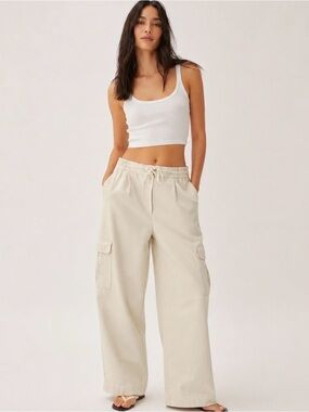 Aritzia WILFRED Free Modern Cargo Pants Birch Wide Leg Size 10
